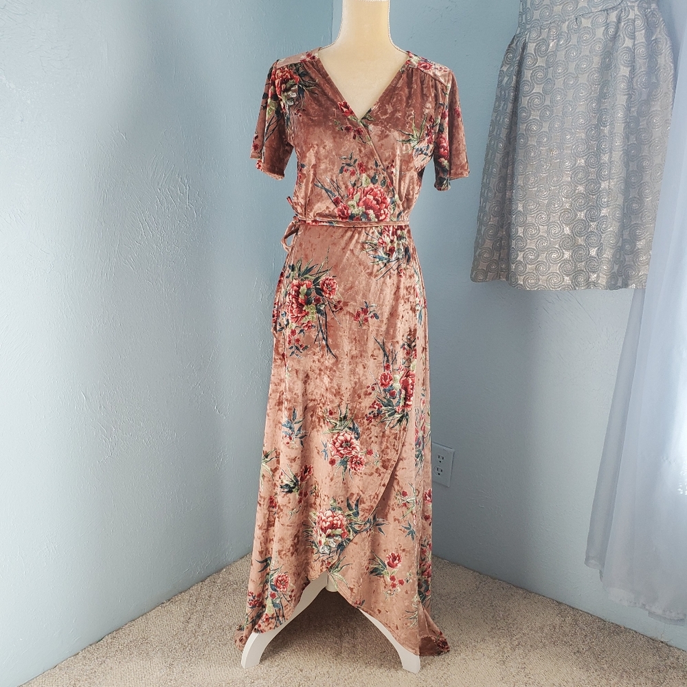 Sadie & Sage crushed velvet floral wrap dress